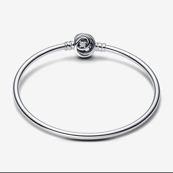 NWT (Box) Pandora Moments Encircled Clasp Bangle Sterling Silver 6.7 in - Picture 2 of 13